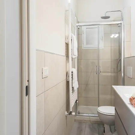 Ognissanti 3 Bedrooms *