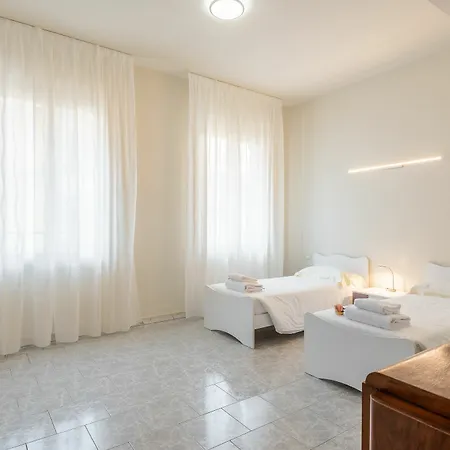 Ognissanti 3 Bedrooms Апартаменты Флоренция