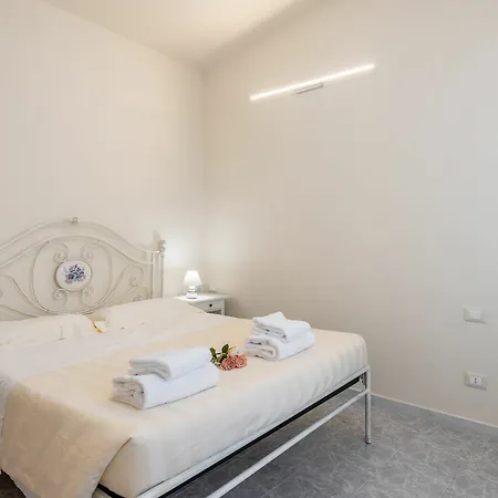 Ognissanti 3 Bedrooms Apartment Florence